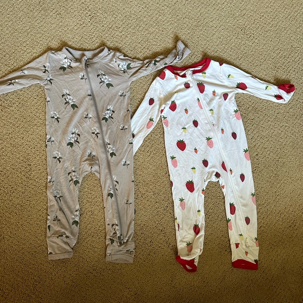 2 Kyte baby footless pajamas
